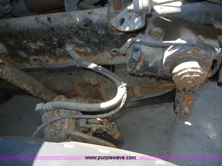 image for item 2354 1999 International 4900 dump truck