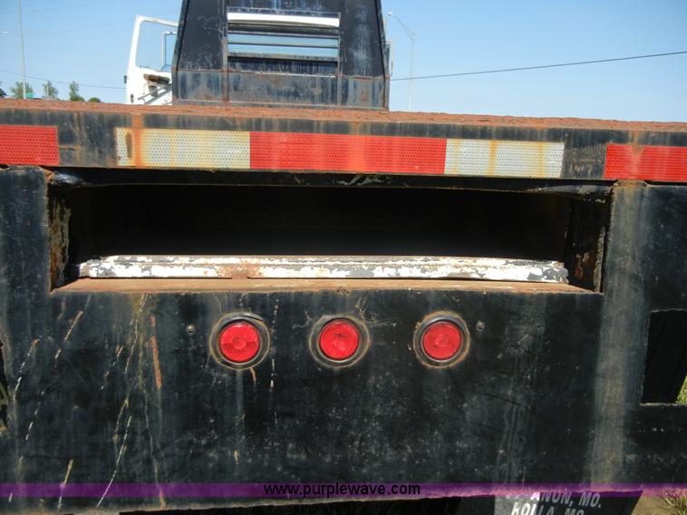 image for item 2356 1992 Ford LT8000 flatbed semi truck