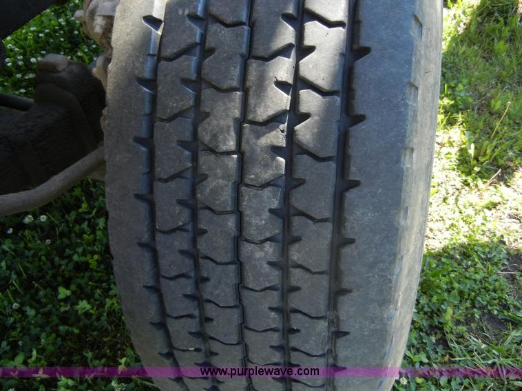 image for item 2356 1992 Ford LT8000 flatbed semi truck