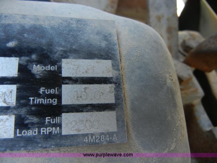 image for item 2356 1992 Ford LT8000 flatbed semi truck