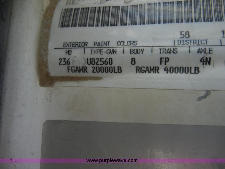 image for item 2356 1992 Ford LT8000 flatbed semi truck