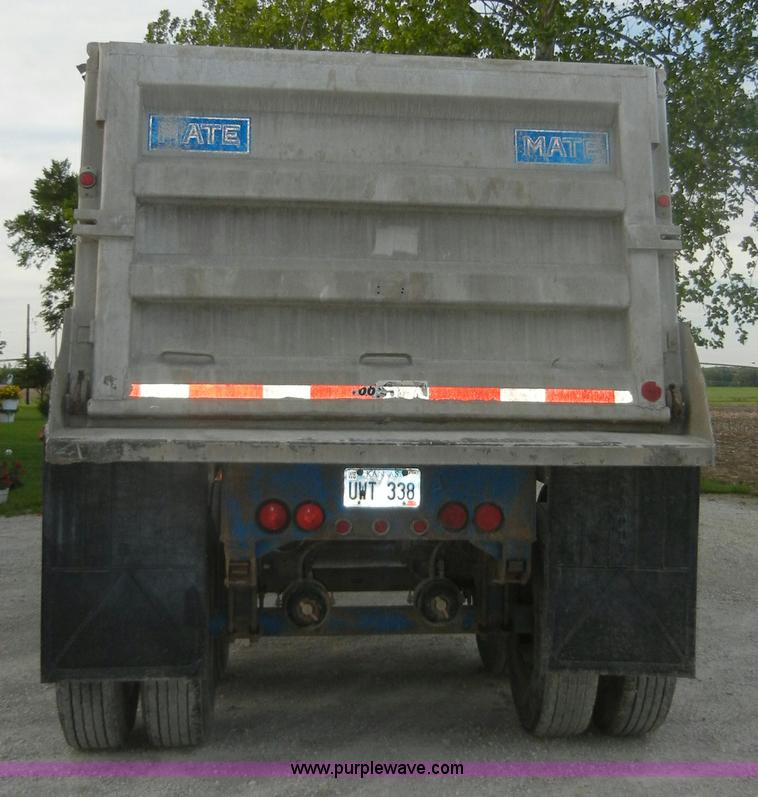 image for item 2358 1990 Mate 26' dump trailer