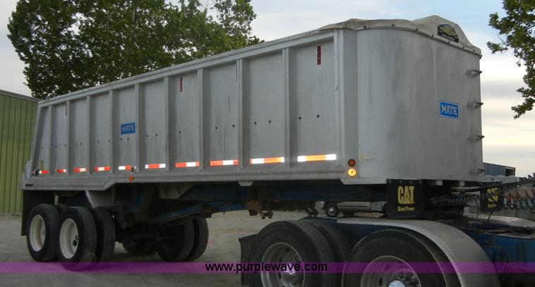 image for item 2358 1990 Mate 26' dump trailer