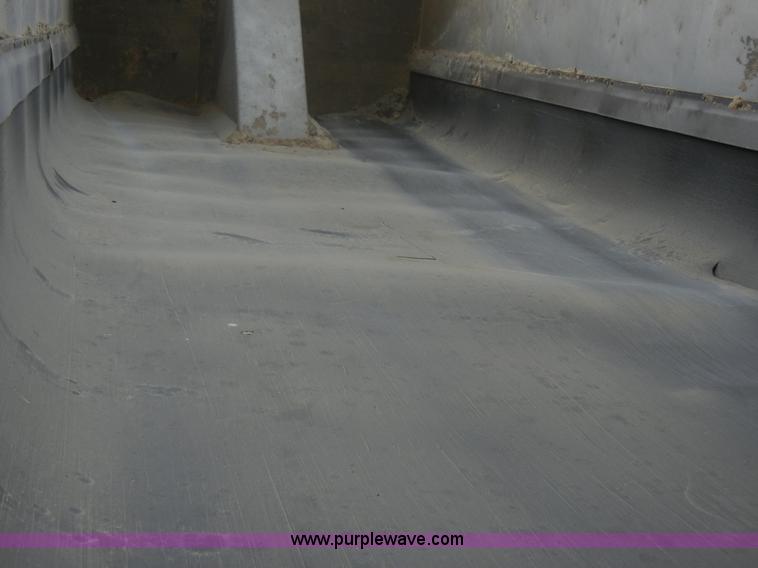 image for item 2358 1990 Mate 26' dump trailer