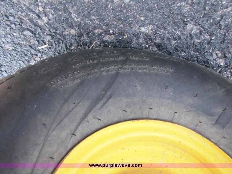 image for item 3443 John Deere Gator 6x4