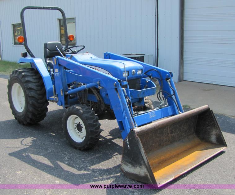 image for item 3444 2006 New Holland TC30 MFWD tractor