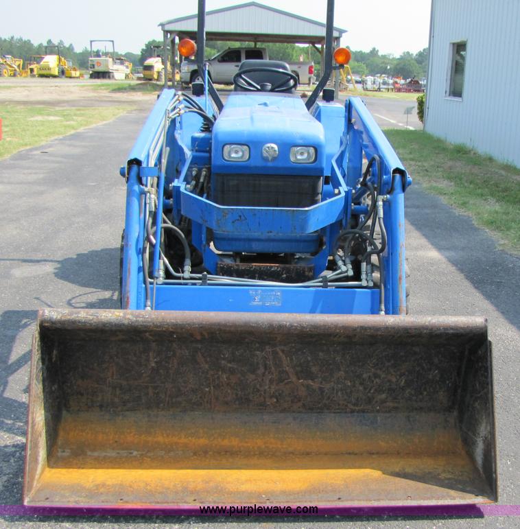 image for item 3444 2006 New Holland TC30 MFWD tractor
