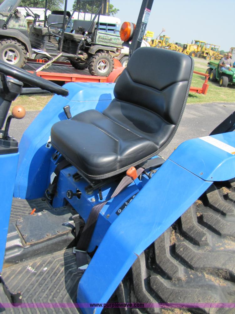 image for item 3444 2006 New Holland TC30 MFWD tractor