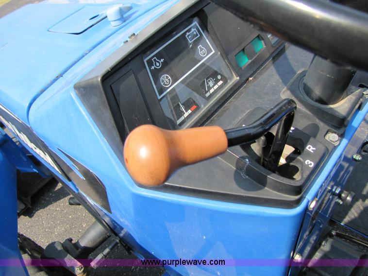 image for item 3444 2006 New Holland TC30 MFWD tractor