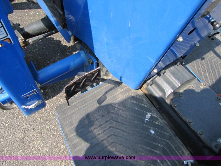 image for item 3444 2006 New Holland TC30 MFWD tractor