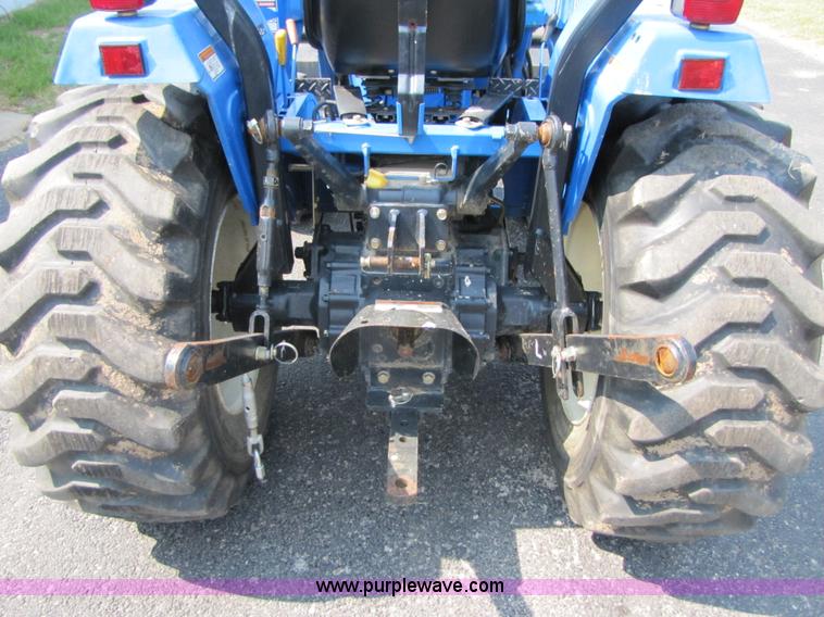 image for item 3444 2006 New Holland TC30 MFWD tractor
