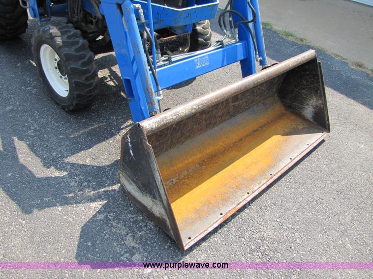 image for item 3444 2006 New Holland TC30 MFWD tractor