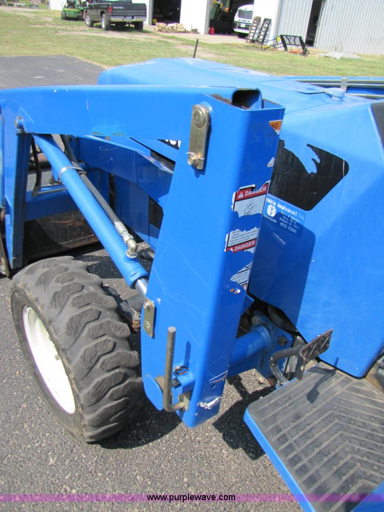 image for item 3444 2006 New Holland TC30 MFWD tractor