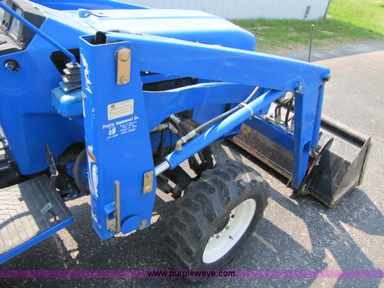 image for item 3444 2006 New Holland TC30 MFWD tractor