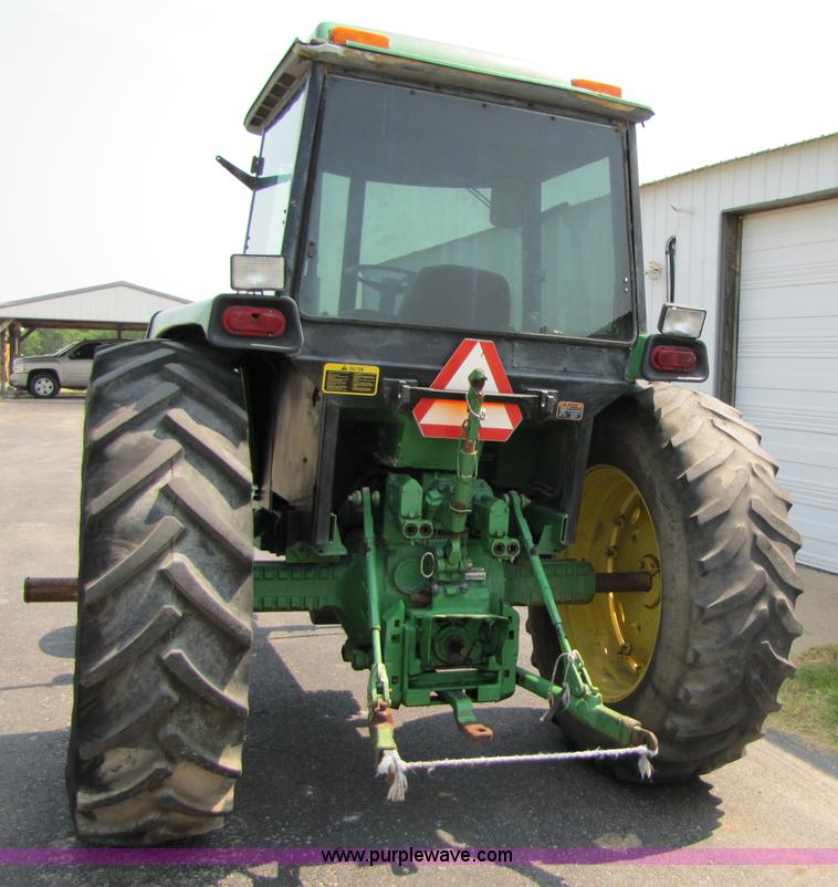 image for item 3447 1981 John Deere 4040 tractor