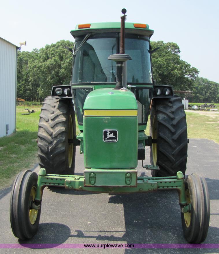 image for item 3447 1981 John Deere 4040 tractor