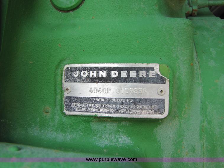 image for item 3447 1981 John Deere 4040 tractor