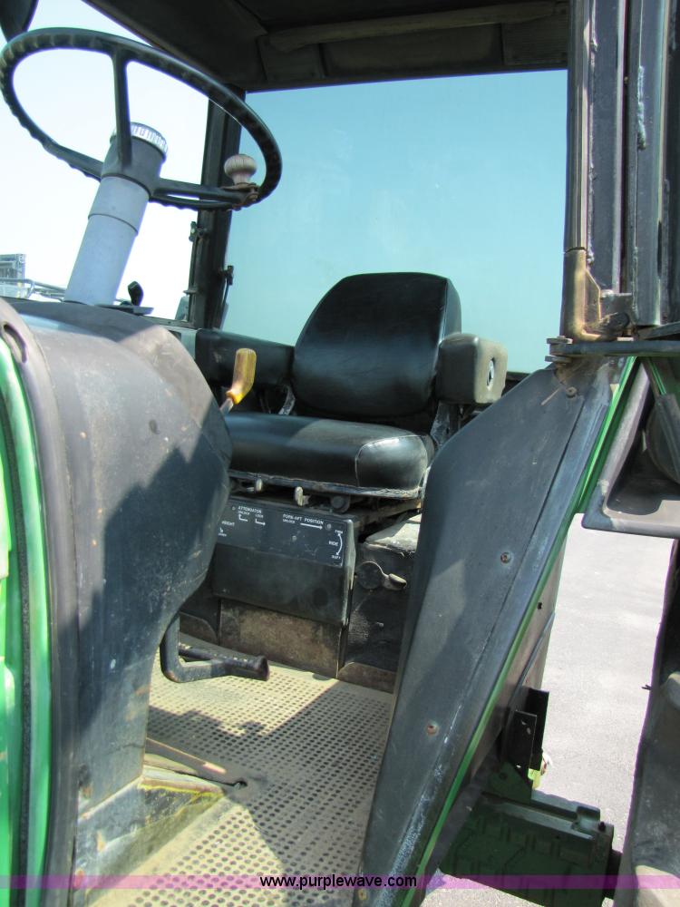 image for item 3447 1981 John Deere 4040 tractor