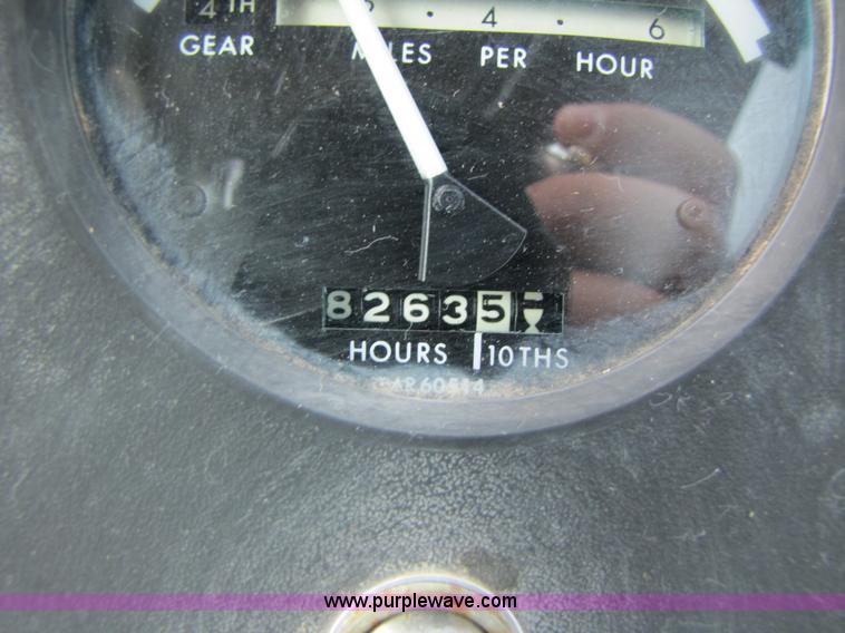 image for item 3447 1981 John Deere 4040 tractor