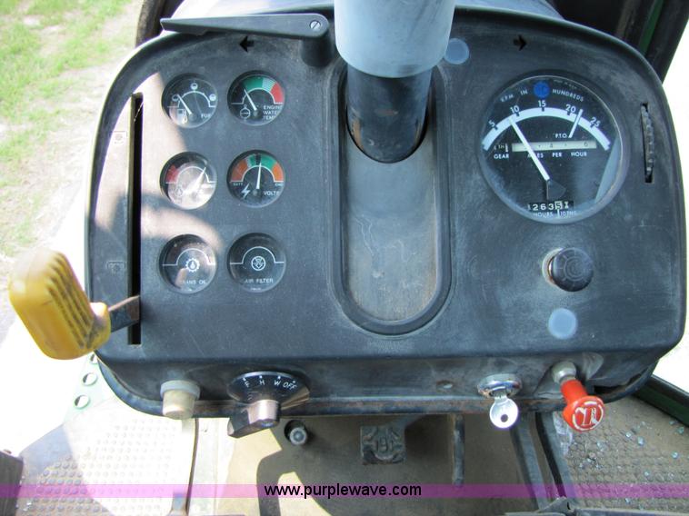 image for item 3447 1981 John Deere 4040 tractor