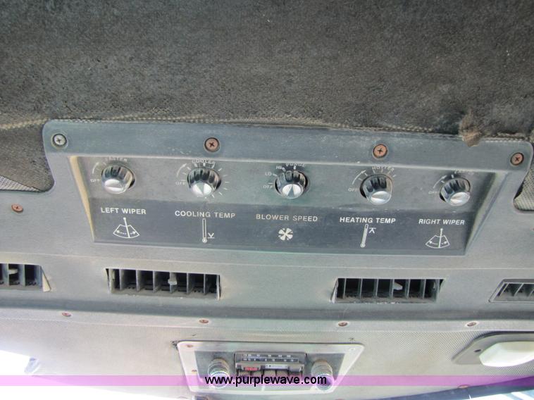 image for item 3447 1981 John Deere 4040 tractor