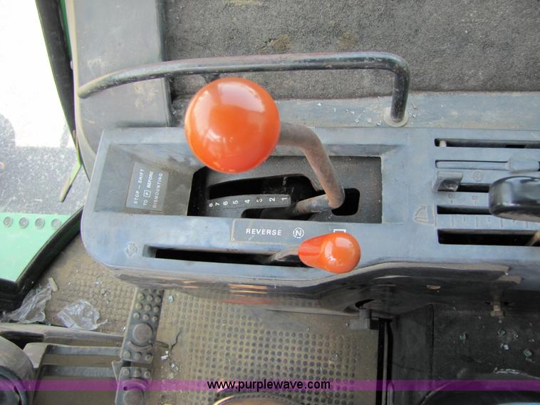 image for item 3447 1981 John Deere 4040 tractor