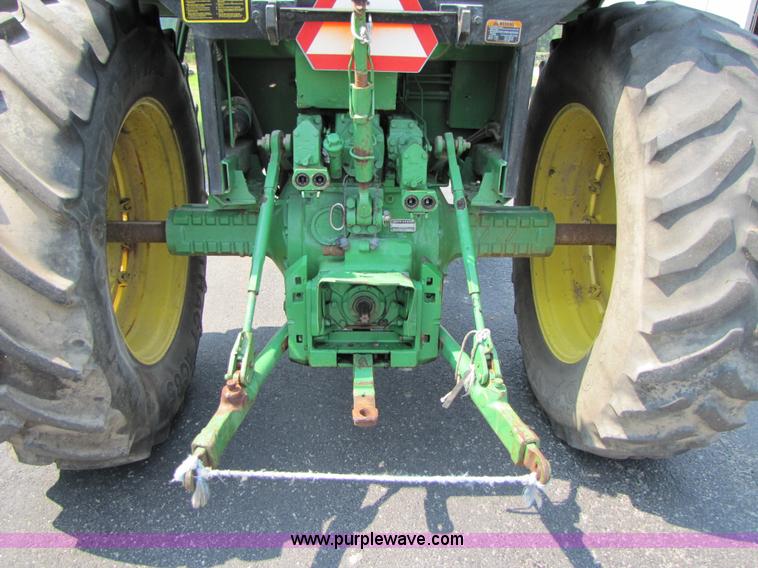 image for item 3447 1981 John Deere 4040 tractor