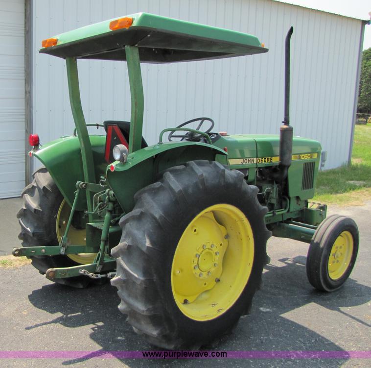 image for item 3449 1984 John Deere 1050 tractor