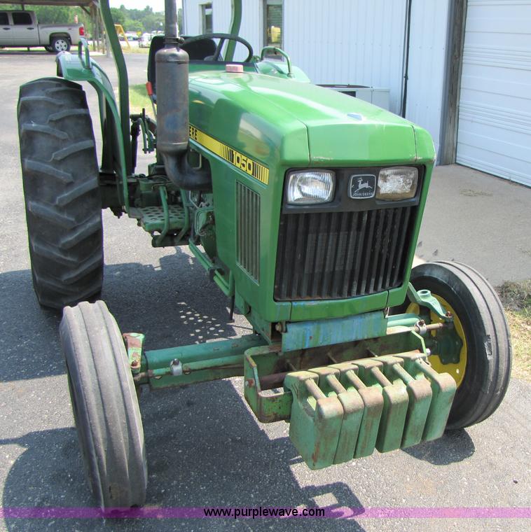 image for item 3449 1984 John Deere 1050 tractor