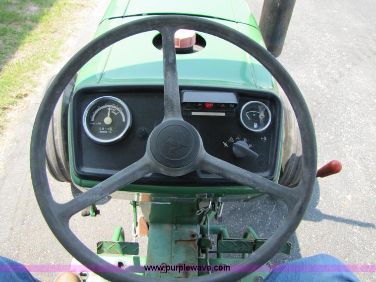 image for item 3449 1984 John Deere 1050 tractor