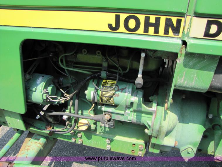 image for item 3449 1984 John Deere 1050 tractor
