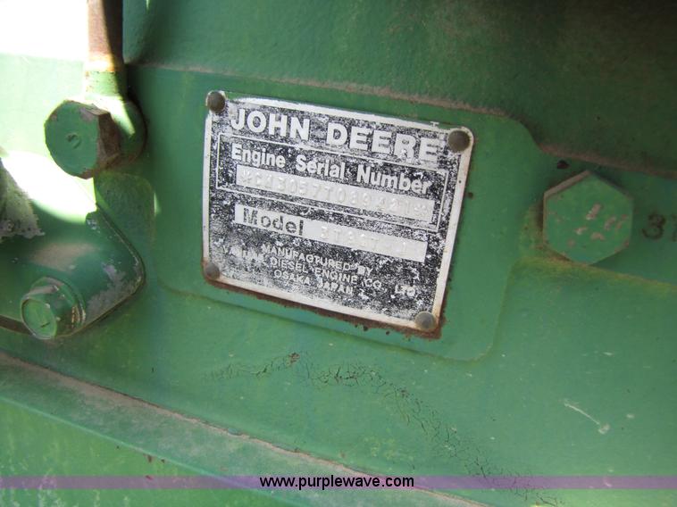 image for item 3449 1984 John Deere 1050 tractor