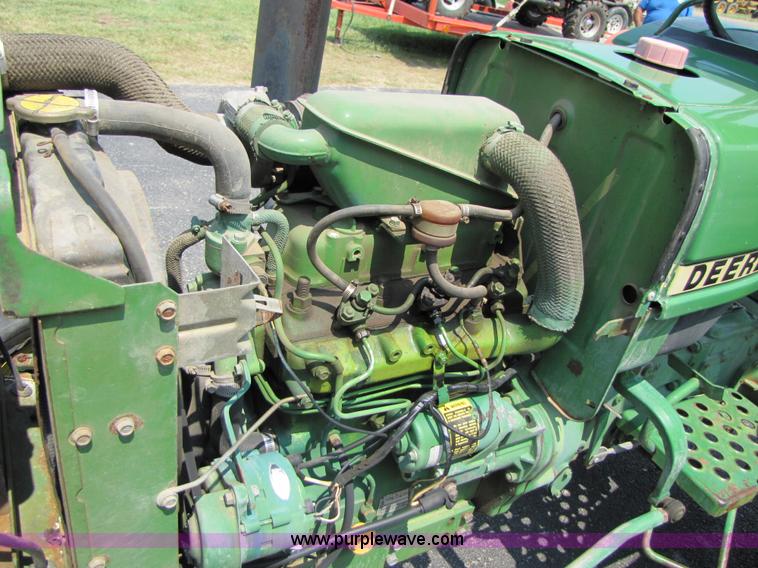 image for item 3449 1984 John Deere 1050 tractor