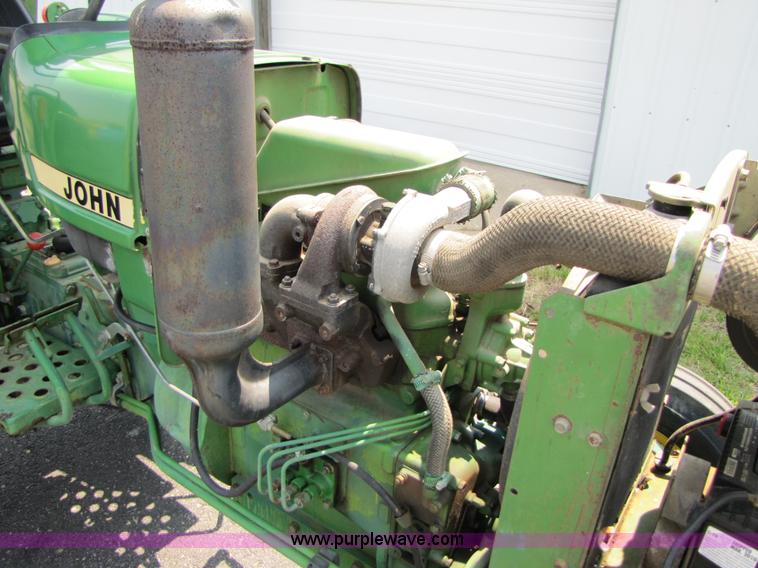 image for item 3449 1984 John Deere 1050 tractor