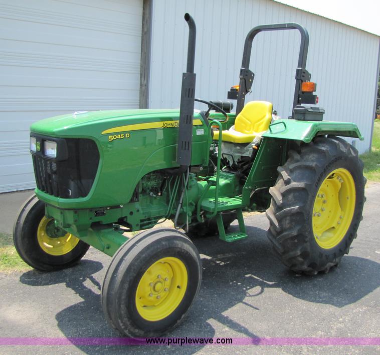 image for item 3450 2010 John Deere 5045D tractor
