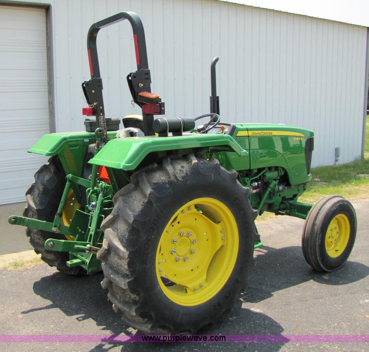 image for item 3450 2010 John Deere 5045D tractor