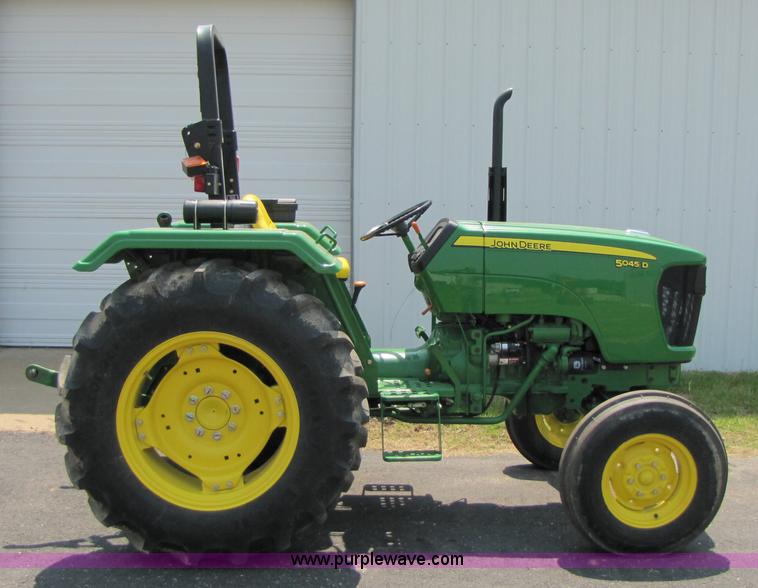 image for item 3450 2010 John Deere 5045D tractor