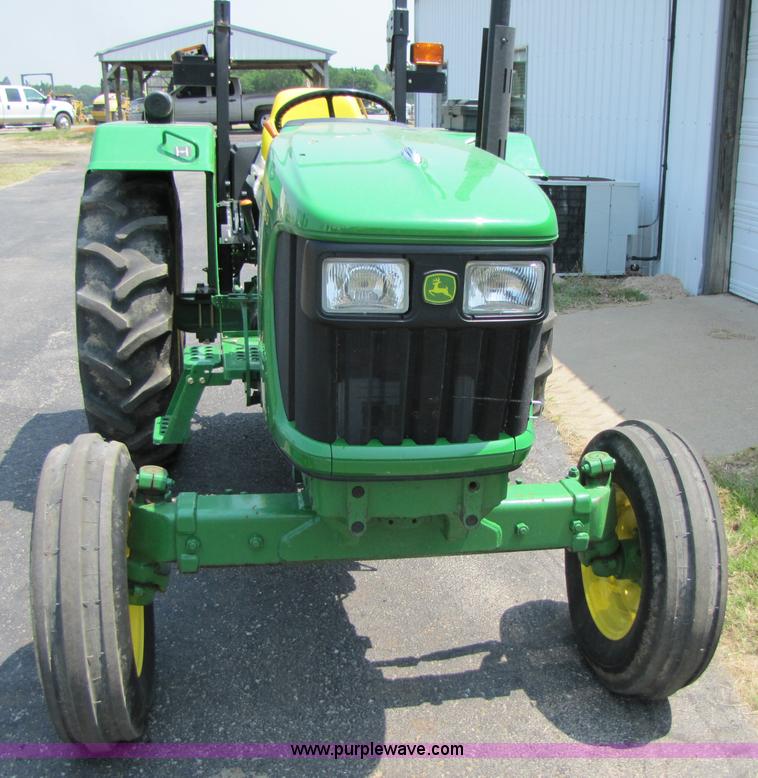 image for item 3450 2010 John Deere 5045D tractor