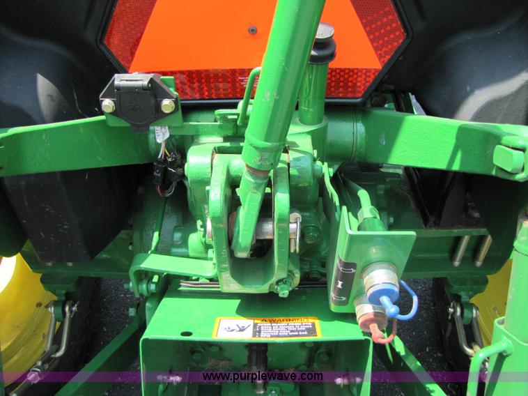 image for item 3450 2010 John Deere 5045D tractor