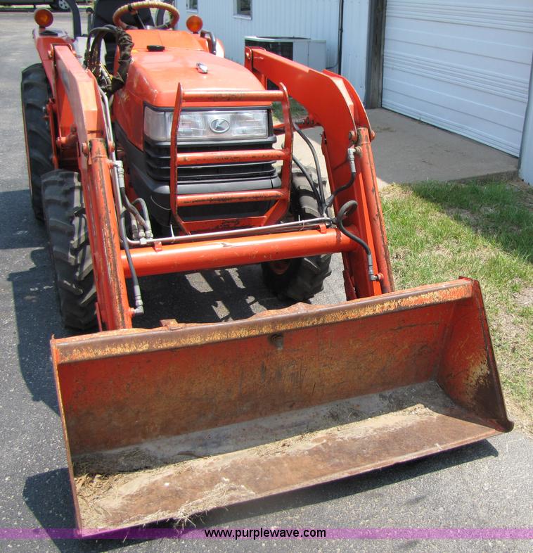 image for item 3451 Kubota L3400 MFWD tractor