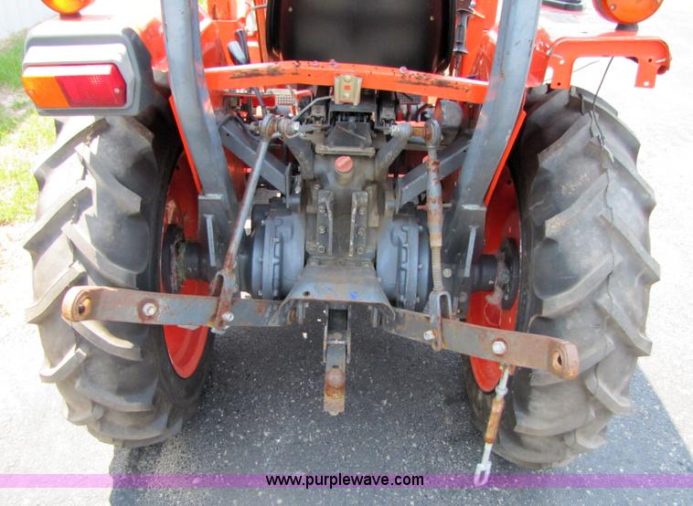 image for item 3451 Kubota L3400 MFWD tractor