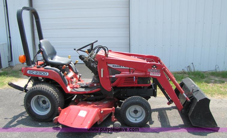 image for item 3452 Massey-Ferguson GC2300 MFWD tractor