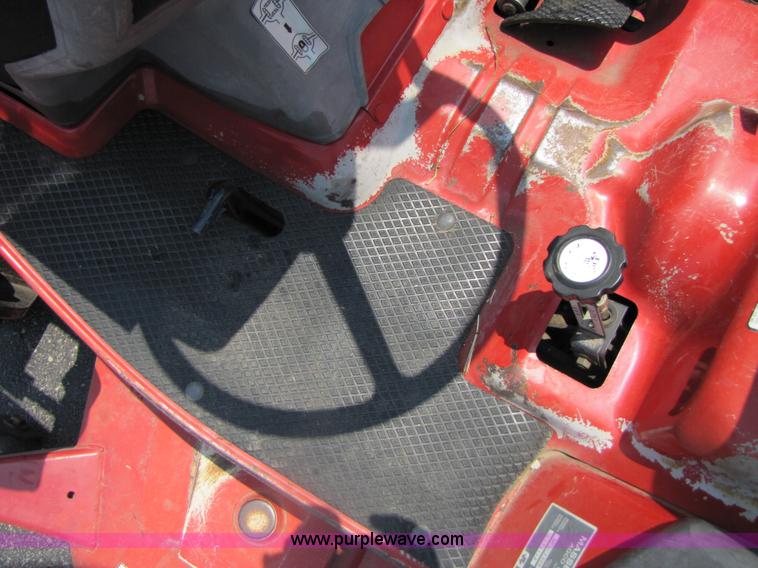 image for item 3452 Massey-Ferguson GC2300 MFWD tractor