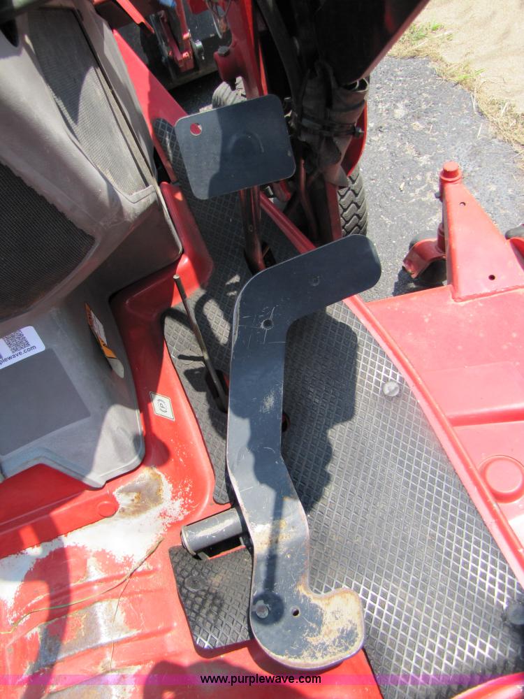 image for item 3452 Massey-Ferguson GC2300 MFWD tractor