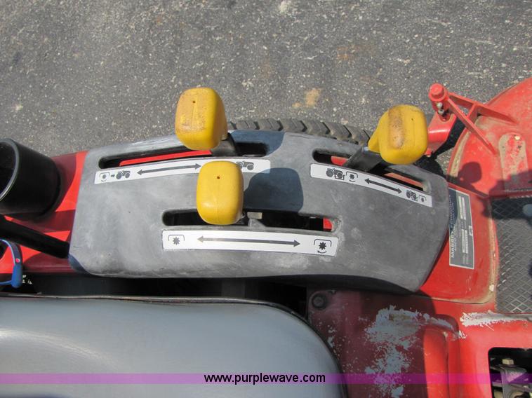 image for item 3452 Massey-Ferguson GC2300 MFWD tractor