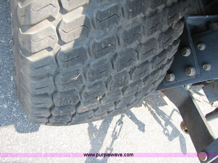 image for item 3452 Massey-Ferguson GC2300 MFWD tractor