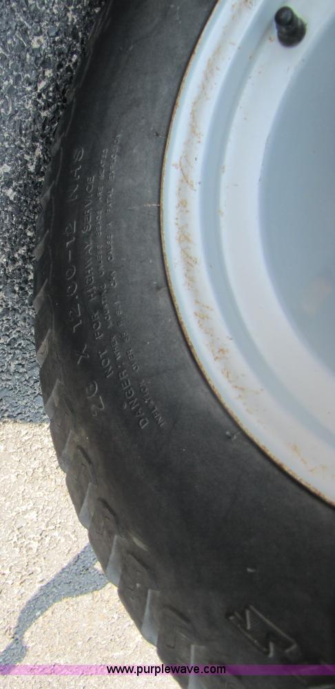 image for item 3452 Massey-Ferguson GC2300 MFWD tractor