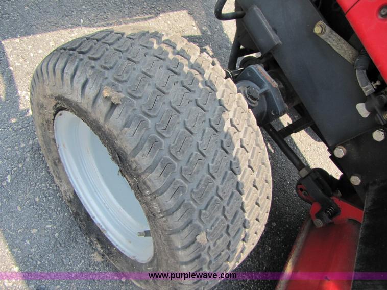 image for item 3452 Massey-Ferguson GC2300 MFWD tractor