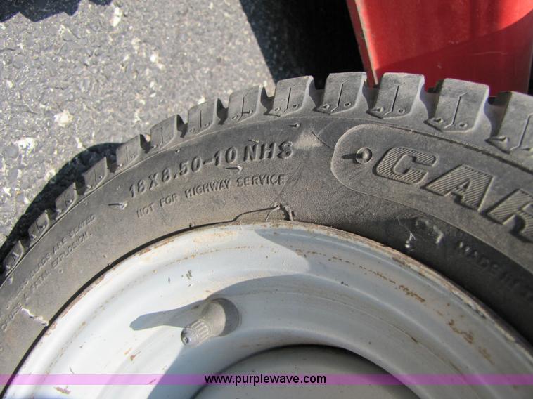 image for item 3452 Massey-Ferguson GC2300 MFWD tractor