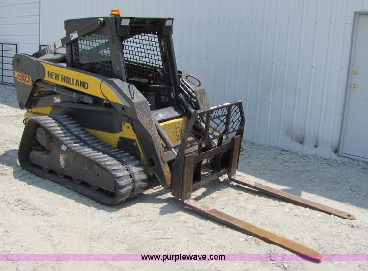 image for item 3453 2007 New Holland C190 skid steer
